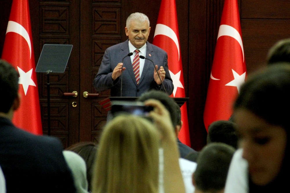 Başbakan Yıldırım, “15 Temmuz” resim, şiir ve kompozisyon yarışması ödül törenine katıldı