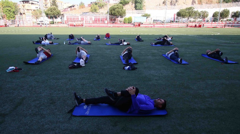 Bayraklı’da sabah sporu tam gaz