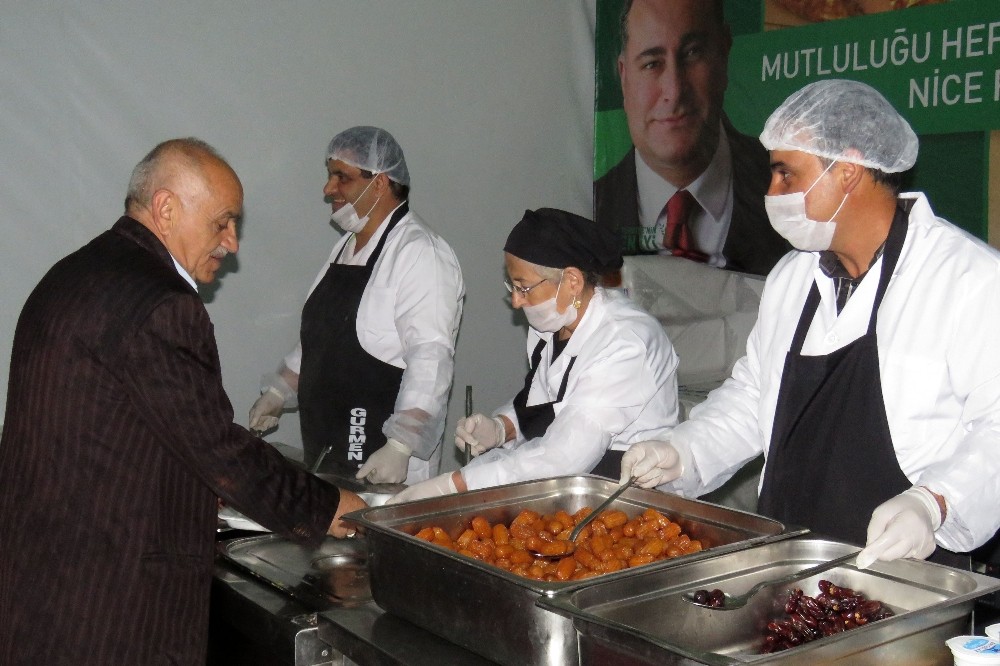 Çankaya’nın kardeşlik sofraları 60 bin vatandaşı ağırladı