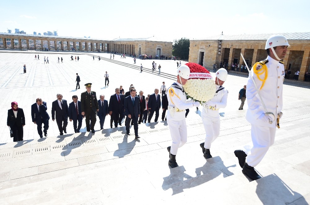 Hakimler ve Savcılar Kurulu üyeleri Anıtkabir’i ziyaret etti