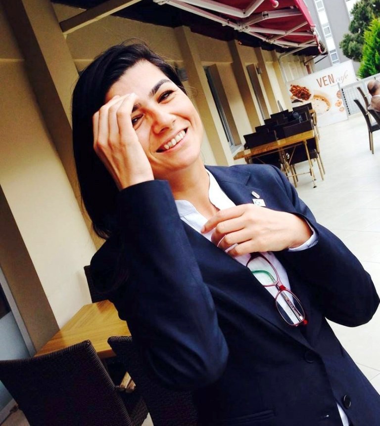 Eşini bıçaklayarak öldüren adam için cezai ehliyet raporu beklenecek