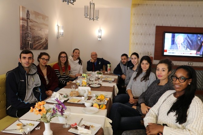Sultanlar, Spilos’un konuğu oldu