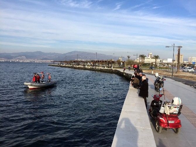 İzmir’de balıkçılar denizde tabanca buldu