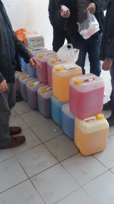 İzmir’de yılbaşı öncesi kaçak içki imalathanesine baskın