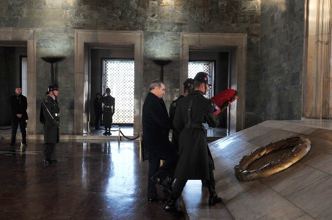İsrail’in Ankara Büyükelçisi Anıtkabir’i ziyaret etti
