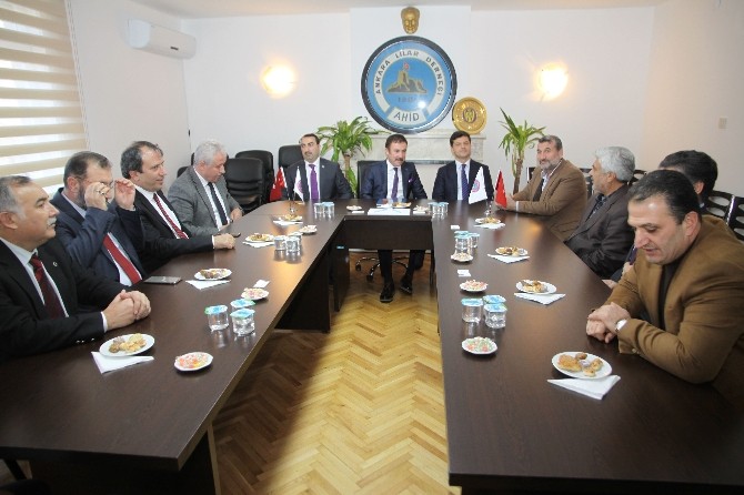 AK Parti Ankara İl Başkanı Yamalı’dan AHİD’e ’hayırlı olsun’ ziyareti
