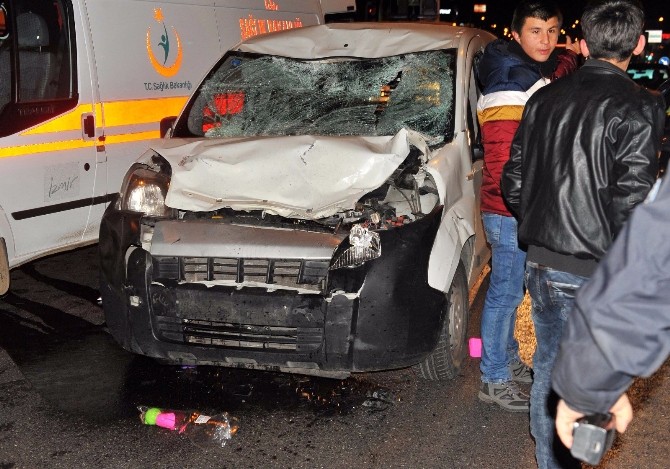 İzmir’de trafik kazası: 2 yaralı
