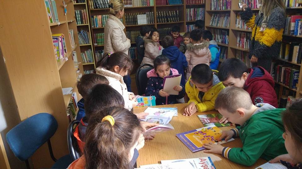 Kitap dostu minikler