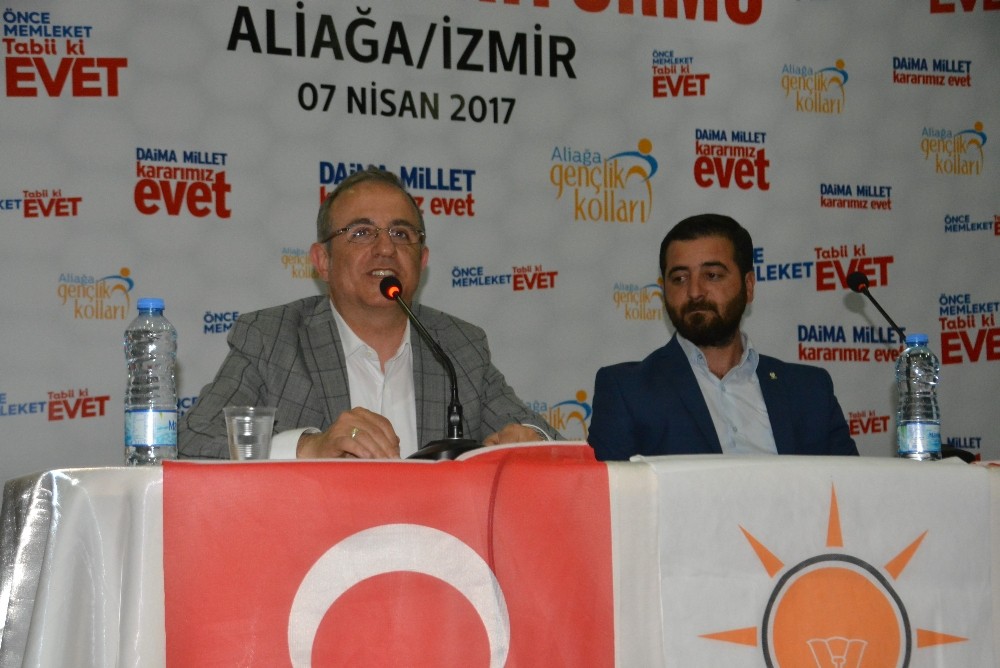 AK Partili Sürekli gençlere referandumu anlattı