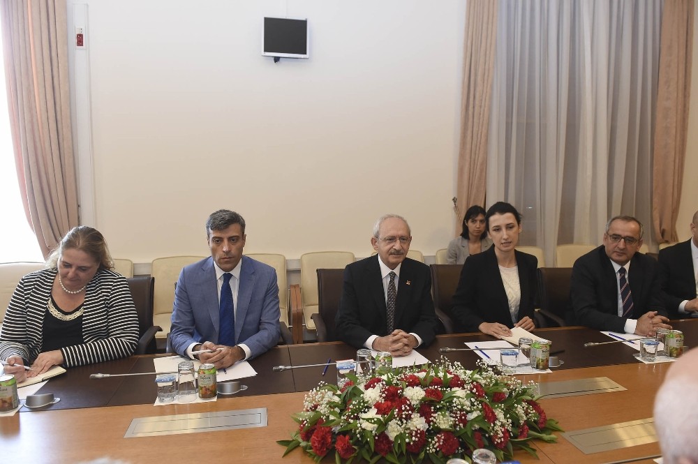 CHP Genel Başkanı Kılıçdaroğlu AGİTPA üyeleri ile görüştü