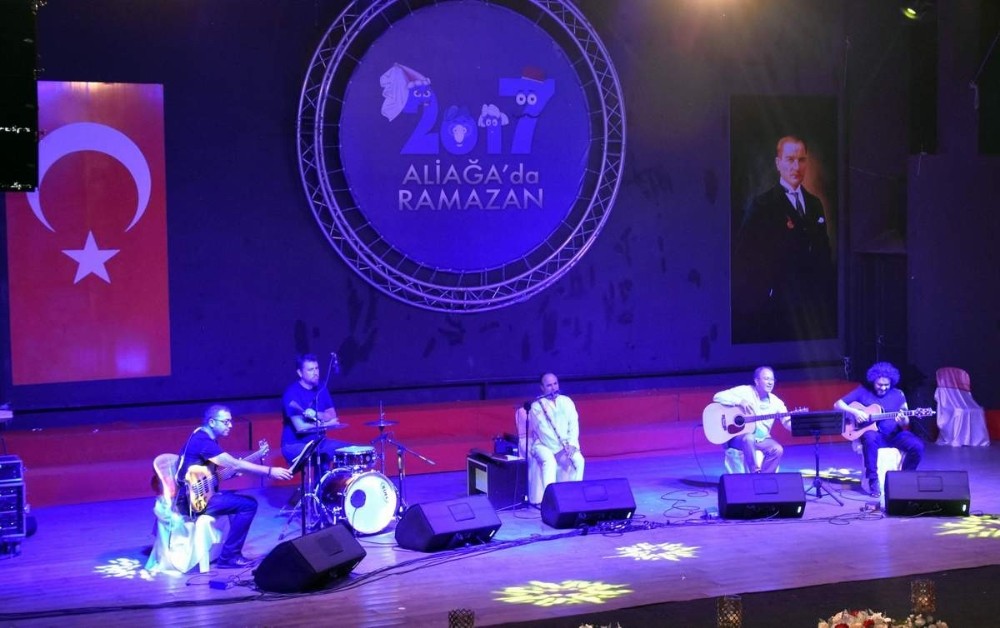 Yansımalar Grubu Aliağa’da sahne aldı