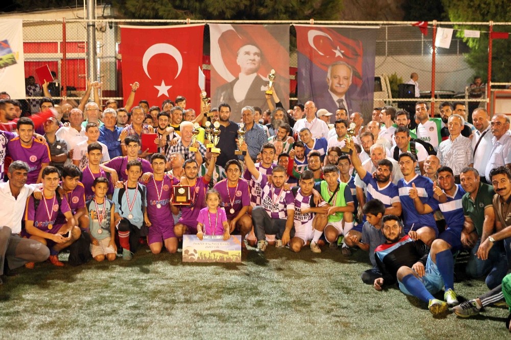 Bayraklı’da dernekler futbol turnuvasında buluşacak