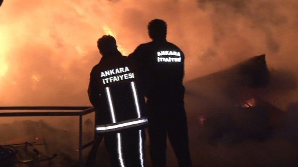 Pursaklar’da korkutan yangın