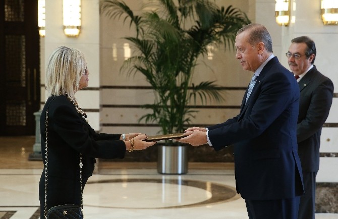 Portekiz Büyükelçisi Cumhurbaşkanı Erdoğan’a güven mektubu sundu