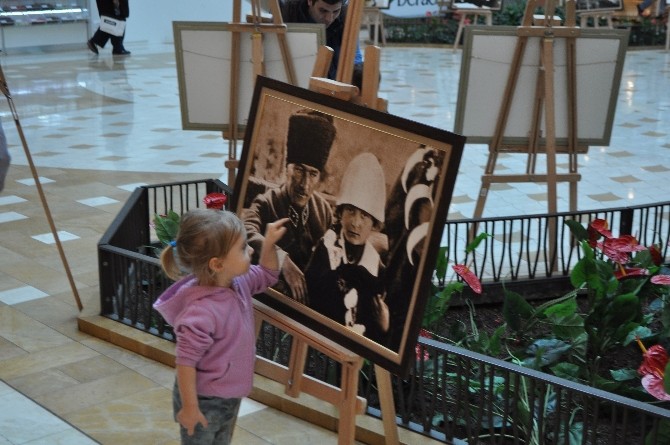 İzmir Optimum’da Atatürk fotoğrafları sergisi