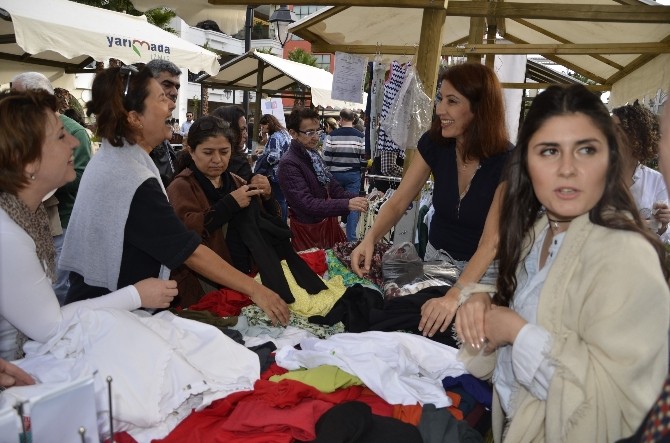 MaviBahçe’deki organik pazara yoğun ilgi