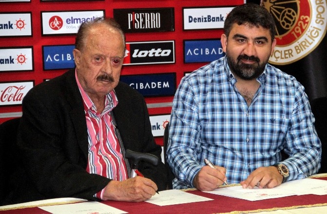 Gençlerbirliği’nde Ümit Özat imzayı attı