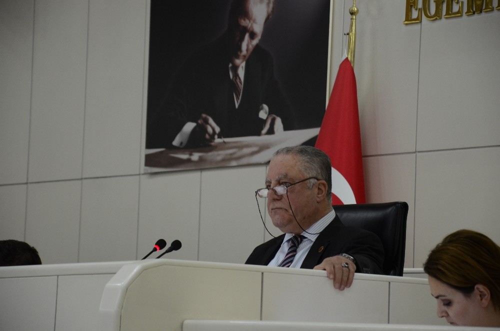 BÜYÜKŞEHİR MECLİSİNDE 'ZEYTİN AĞAÇLARI' GERGİNLİĞİ