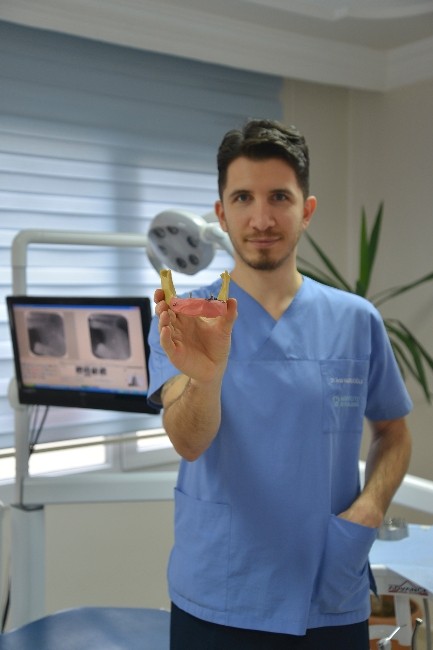 Çene kemiği yerine kalça, kaburga ve sığırdan donör
