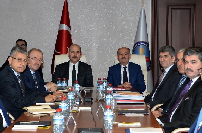 İstihdam seferberliği için bakanların valilerle sabah mesaisi