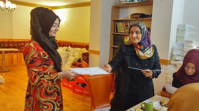 Nezaket Okulu ailelerine eğitim sertifikası