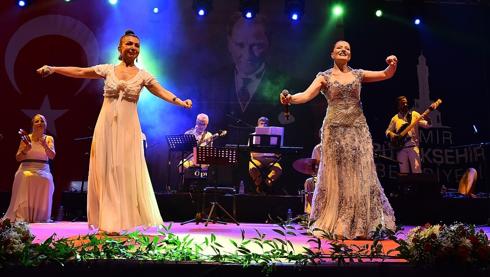 İzmir’de Candan Erçetin coşkusu