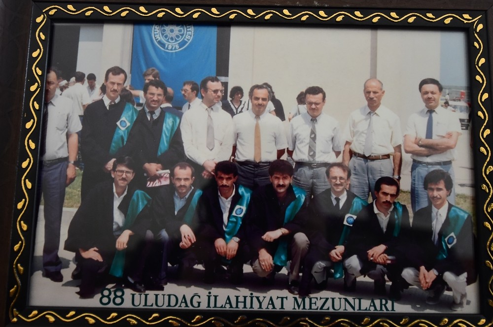 Bakan Bozdağ’a sınıf arkadaşından sürpriz hediye