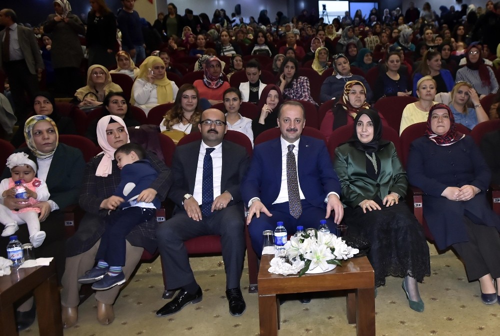 Mamak’ta 8 Mart’a özel program