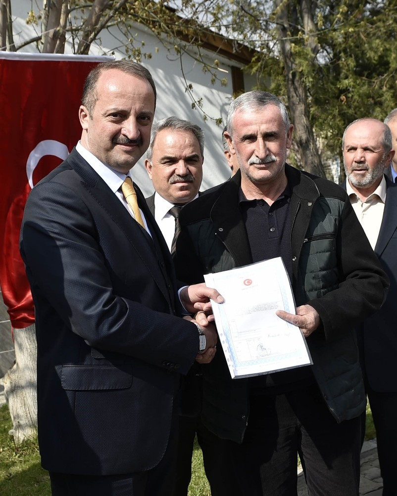 Gökçeyurt Mahallesi’nde tapu sevinci
