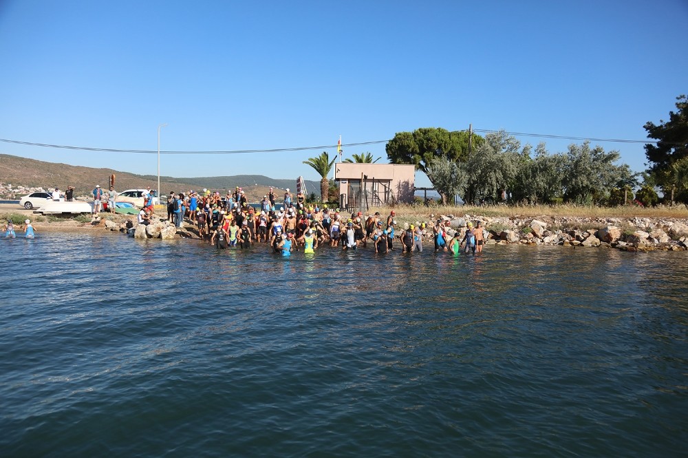 Sporcular, Urla Aquatlon finalinde kıyasıya yarıştı