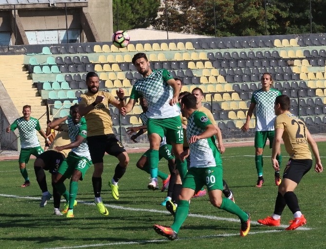 Akhisar Belediyespor hazırlık maçında Balıkesirspor ile 2-2 berabere kaldı