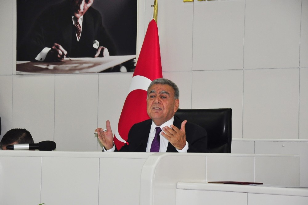 İzmir Büyükşehir Meclisinde İZSU tartışması