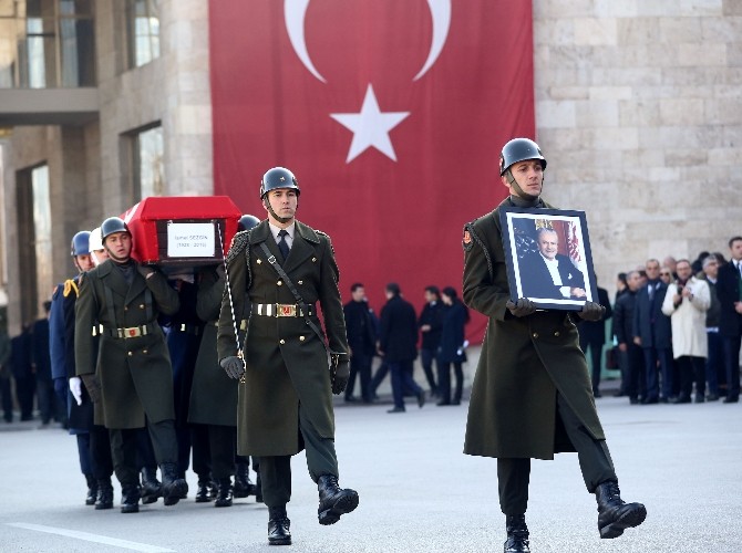 İsmet Sezgin için Meclis’te resmi tören düzenlendi