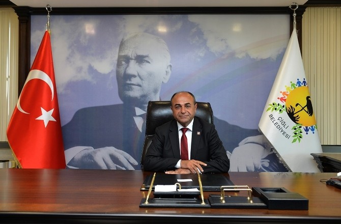 CHP’li başkan diz kapağı ve ayak bileğini incitti