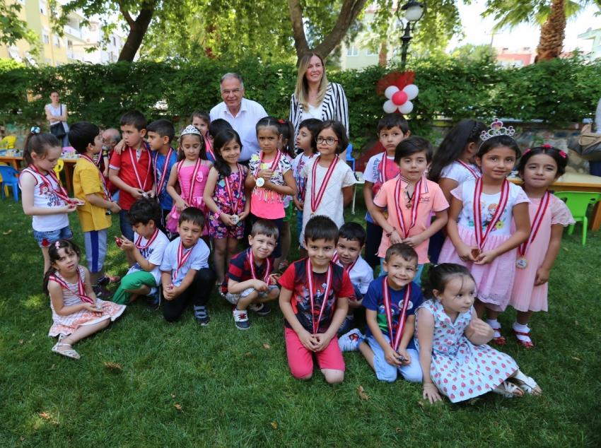 Kazanmak miniklerden, madalyalar Başkandan