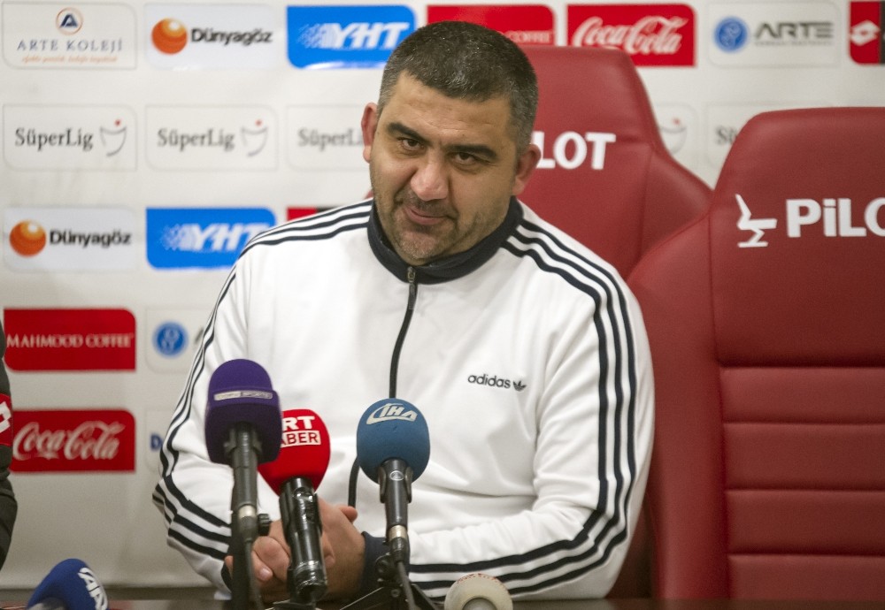 Ümit Özat: