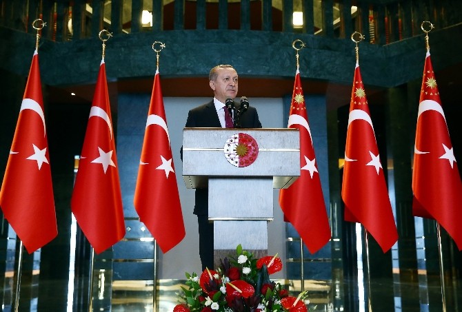 Cumhurbaşkanı Erdoğan: “Türkiye içeride ve dışarıda çok büyük saldırılar altında”
