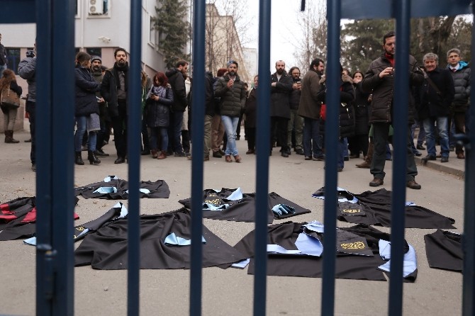 Cebeci Kampüsü’nde KHK protestosuna polis müdahale etti