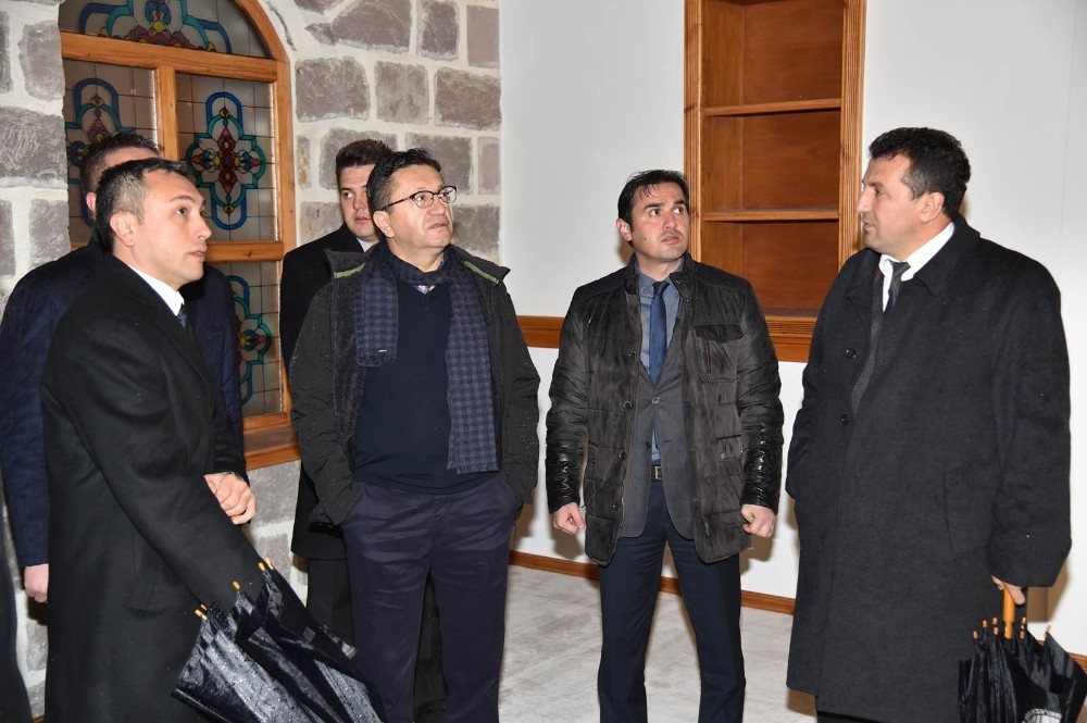 Başkan Tiryaki şantiyeleri denetledi