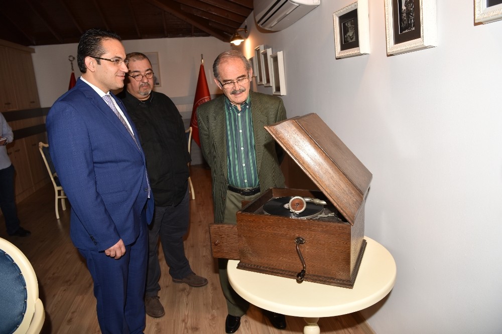 Ata Anı Evi’ne Eskişehirli Başkan Büyükerşen’den övgü