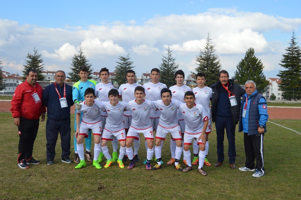 Gölbaşı Belediyespor U15 Futbol takımından büyük başarı