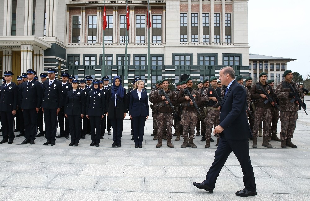 Cumhurbaşkanı Erdoğan polislerle bir araya geldi