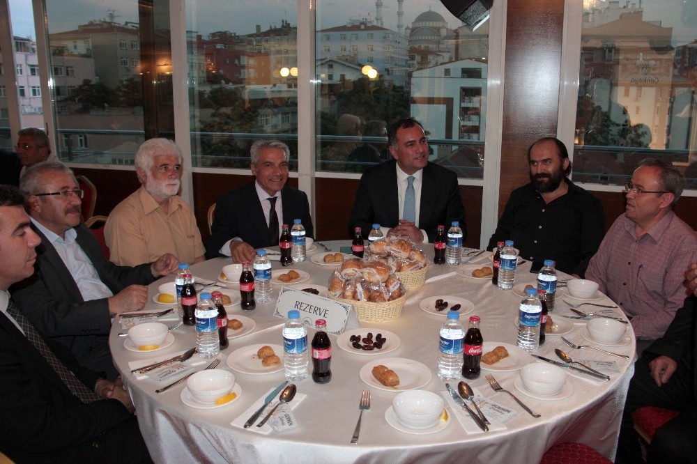 Başkan Taşdelen iftarda Yozgatlıları ağırladı
