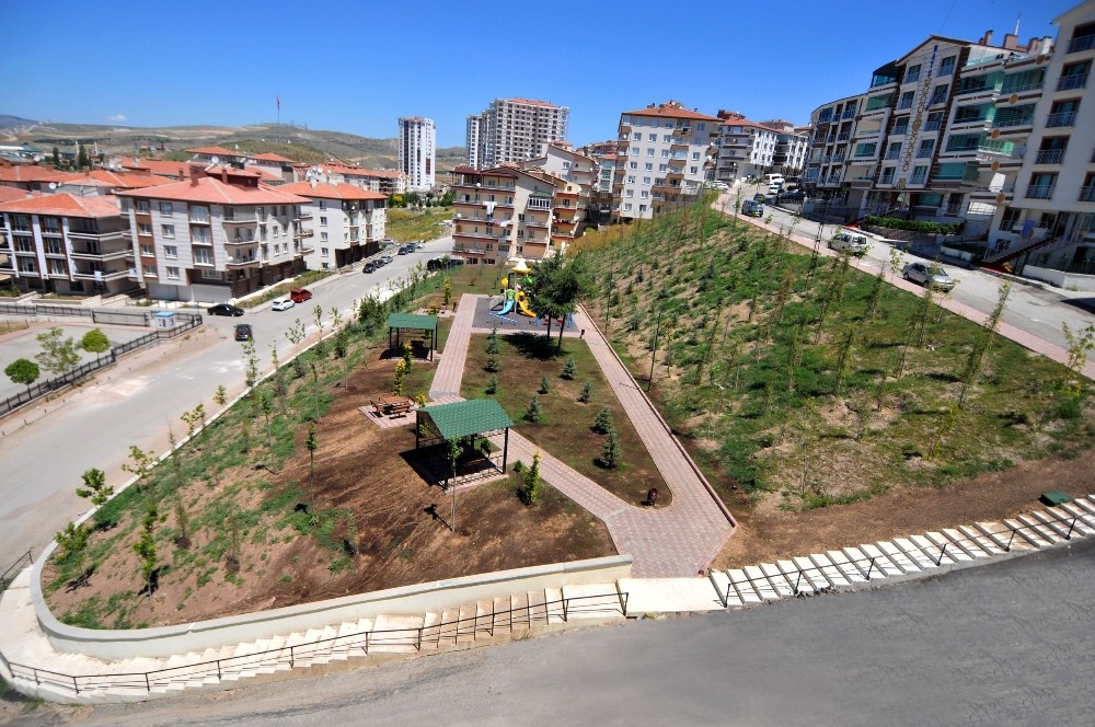 Keçiören’in parklarında yaz daha güzel