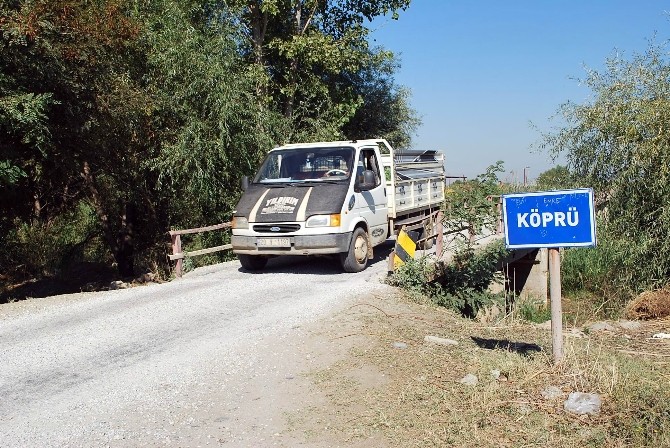 Yılmaz Mahallesi sakinleri köprü istiyor