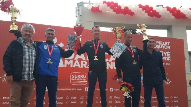 Ahmet Bayram, Darıca Maratonunda yaş kategorisinde ikinci oldu