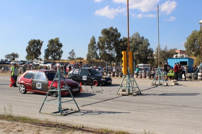 Ülkü Yarış Pisti’nde Oto Drag heyecanı