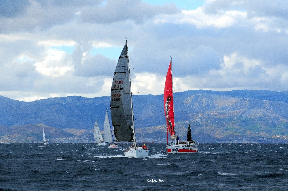 Sonbahar Trofesi Yelken Yarışları Çeşme’de başladı