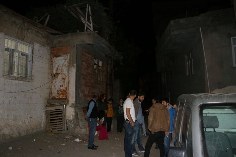 Diyarbakır’da kaymakamlığına temizliğe giden kadına terör örgütünden saldırı