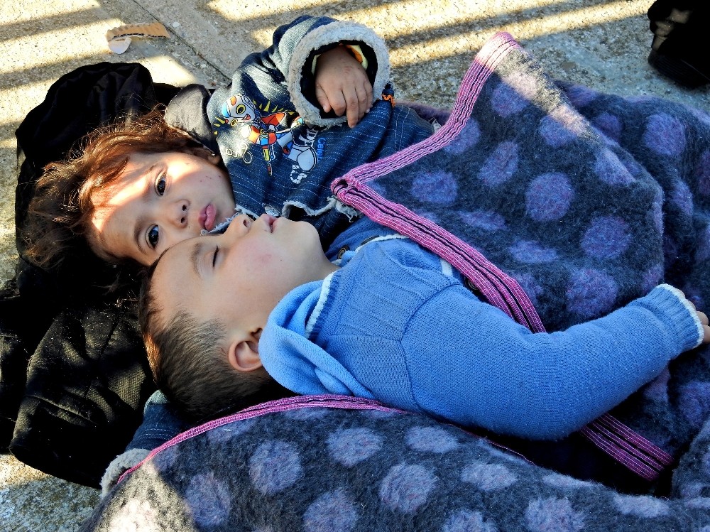 Çeşme’de 54 Suriyeli göçmen yakalandı